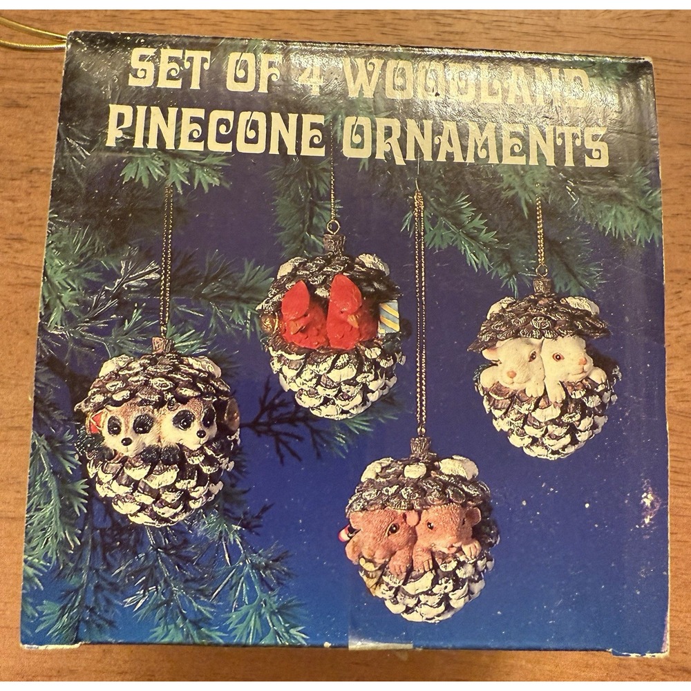 Vintage Set Of 4 Woodland Pinecone Christmas Tree Ornaments‎